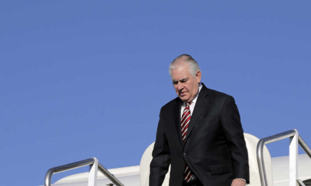 Mixed signals ahead of Tillerson’s trip to Colombia