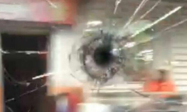 Uribe and Petro must demand respect for the rights of their rivals