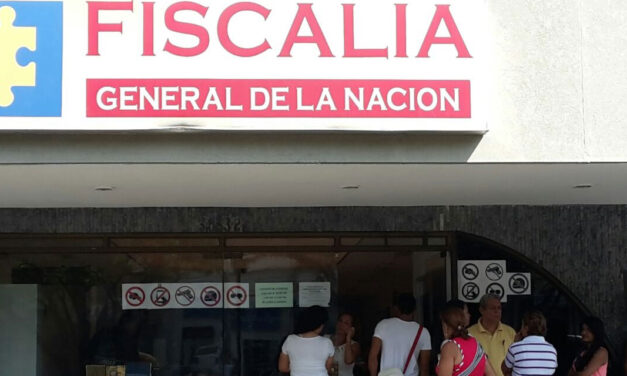 Colombia arrests 30 social leaders, officials on rebellion charges