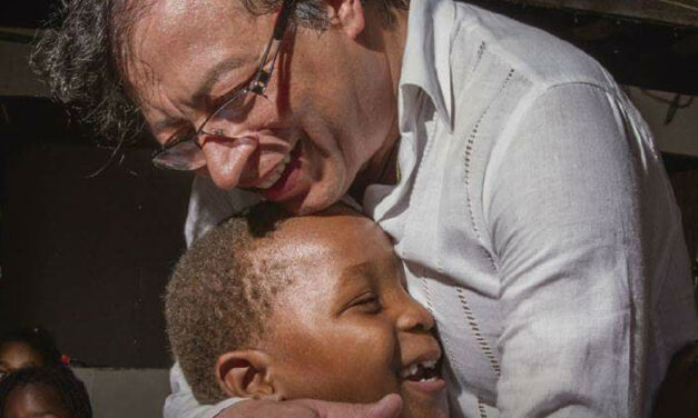 Colombia’s leftist candidate refuses to release tax return