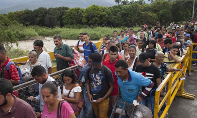 Bogota business leader announces effort to employ Venezuelan refugees