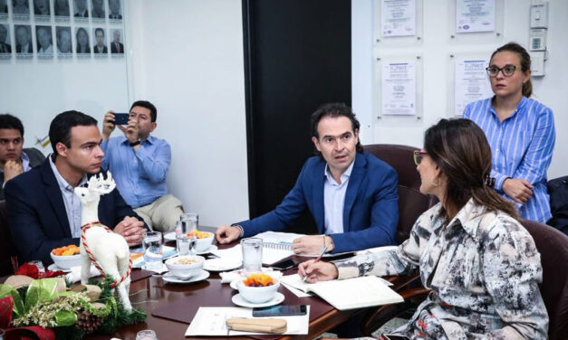 Medellin paid media more than $40M to manage vain mayor’s public image: report