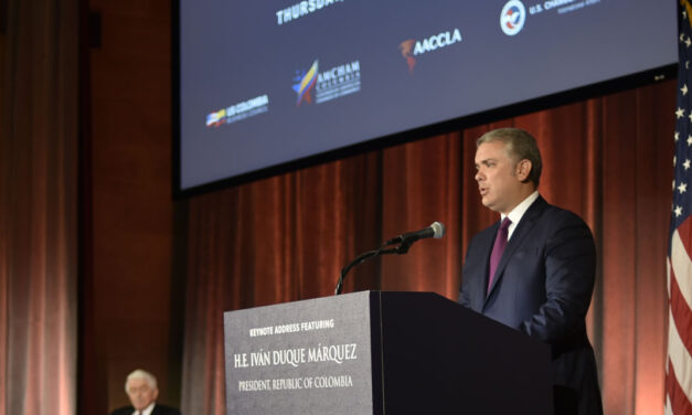 Duque woos investors while in US