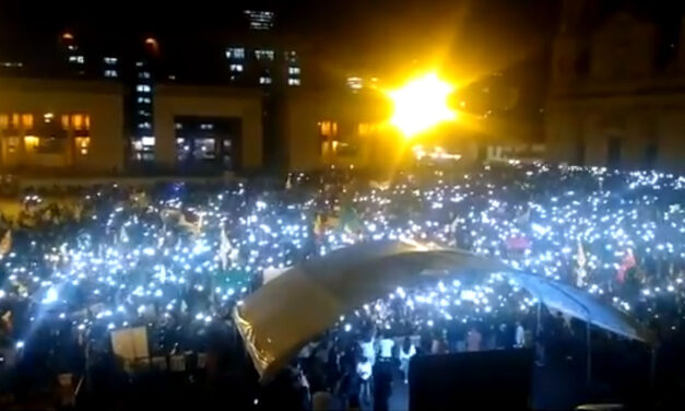 Thousands march in support of Colombia’s war crimes tribunal