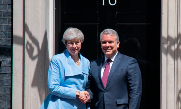 Duque welcomed by May and protesters in London