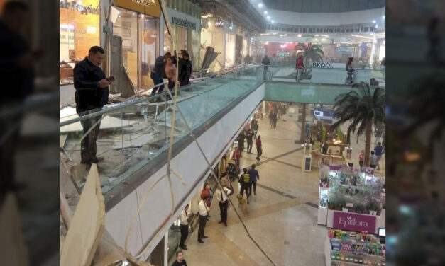 Roof of Bogota mall comes down; 14 injured