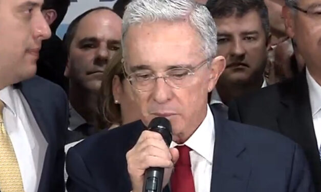 Colombia’s inspector general asks Supreme Court to transfer Uribe fraud and bribery case to prosecution