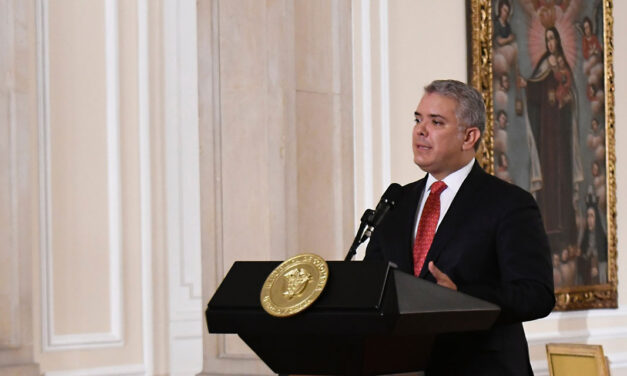 Experts urge mandatory isolation in Colombia, Duque embarks on religious rant