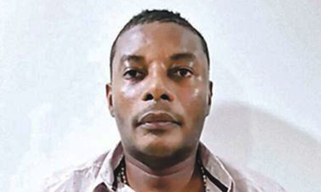 Dozens suspended after alleged drug lord breaks Bogota jail