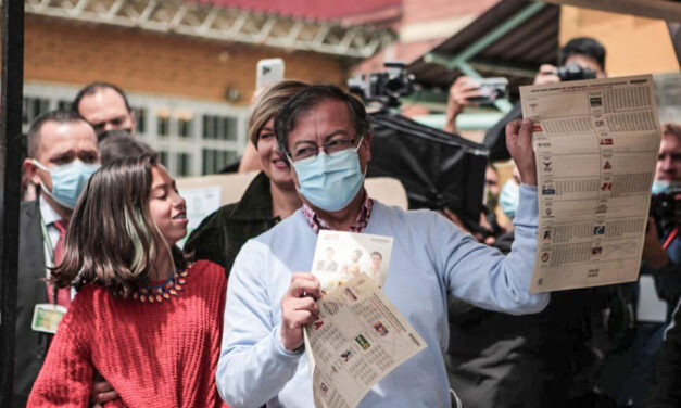 Progressive candidate sweeps Colombia’s primaries