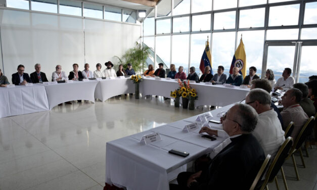 Colombia’s government and ELN guerrillas formally resume peace talks