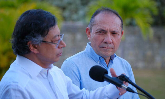 Petro gives Colombia’s minimum wage a 23% boost