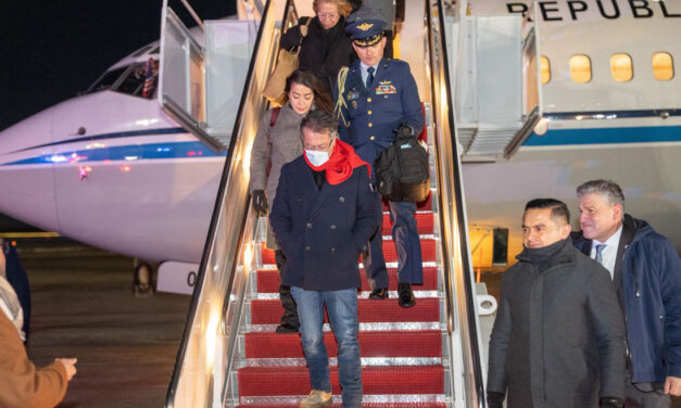 Petro arrives in US for meeting with Trump, diplomatic offensive