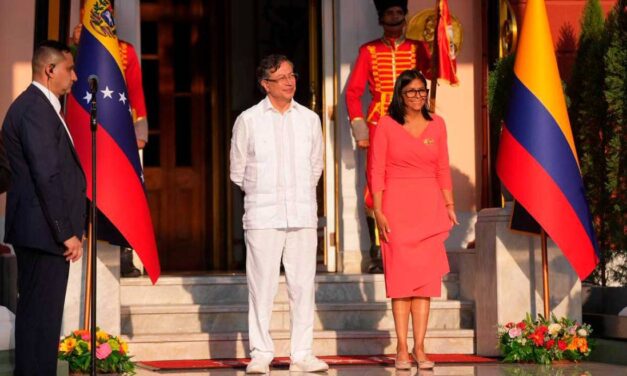 Colombia and Venezuela vow to restart joint border security offensive