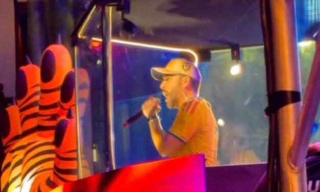 Court orders De la Espriella to stop using national symbols in campaign
