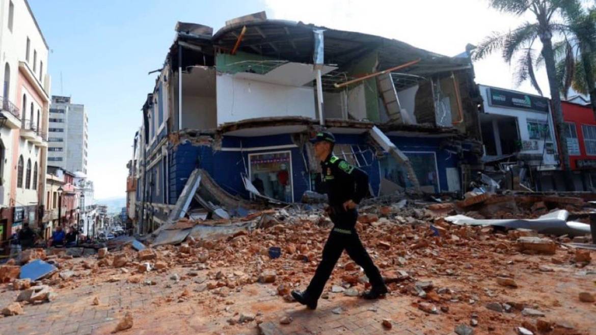 M7.4 earthquake hits western Colombia: at least 70 killed, dozens of buildings collapsed