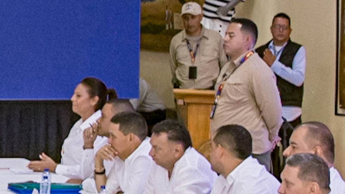 Mayor from Colombia’s north claims De la Espriella’s armed men intimidated him