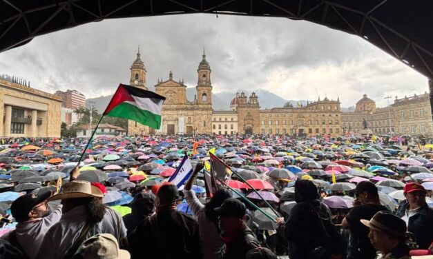 Colombia’s opposition takes to the street to protest De la Espriella