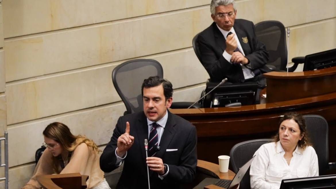 De la Espriella sacks interior minister after Congress bungles Colombia’s 2027 budget